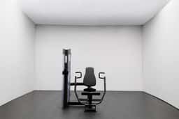 GR601 Selectorized Chest Press-1