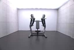 GR805 Wide Chest Press-1