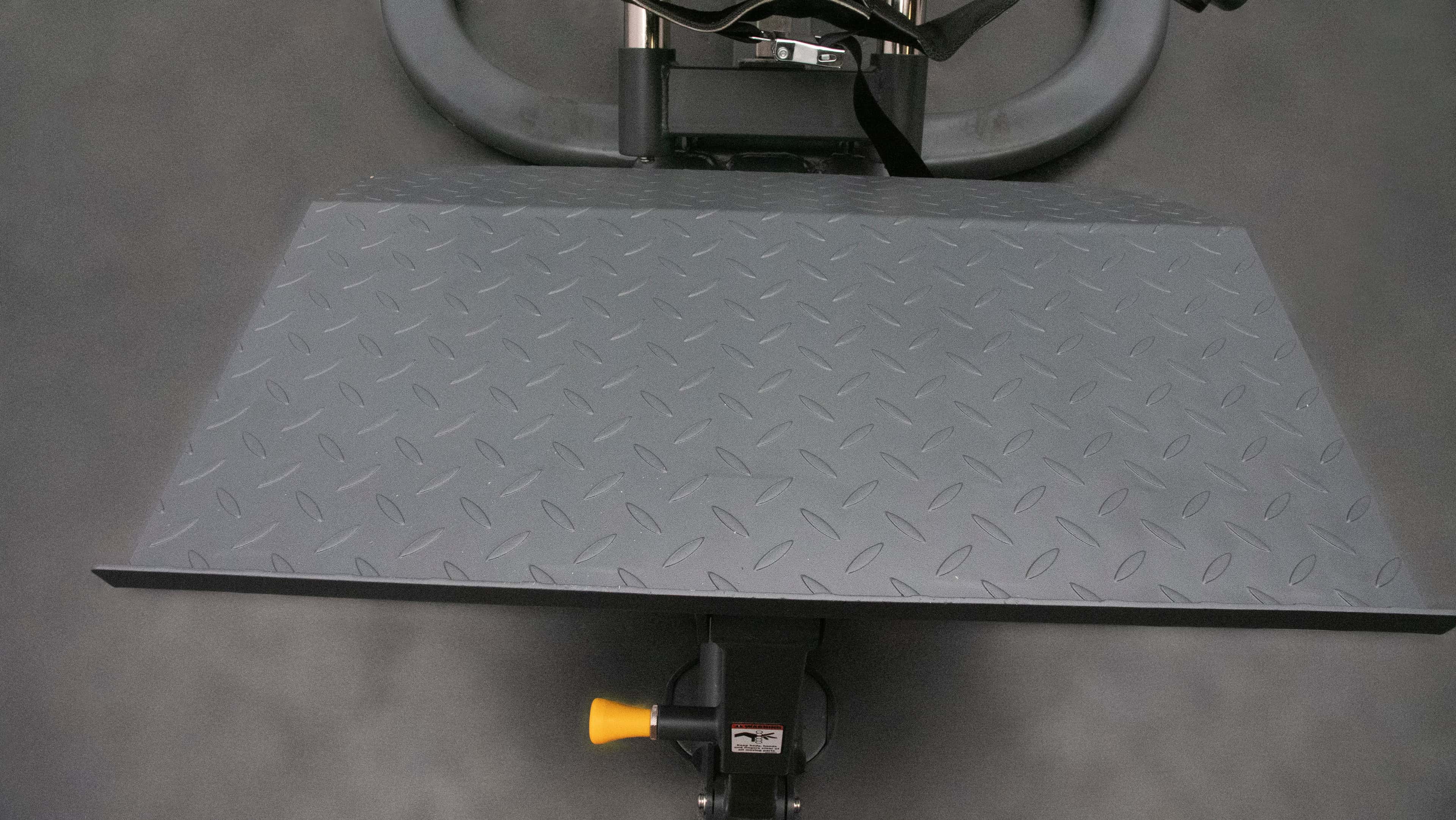 CF8131 Glute Press-7