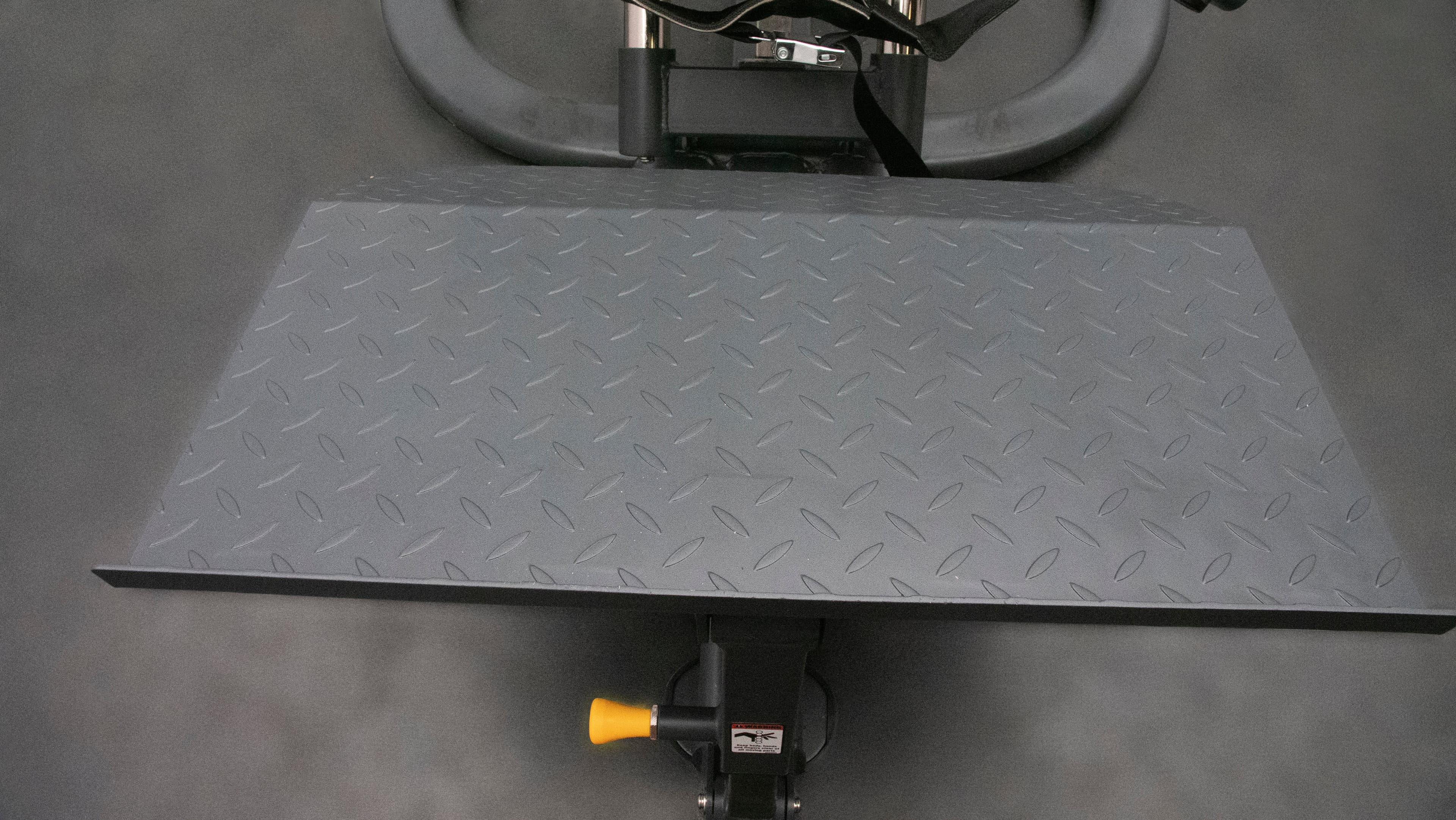 CF8131 Glute Press