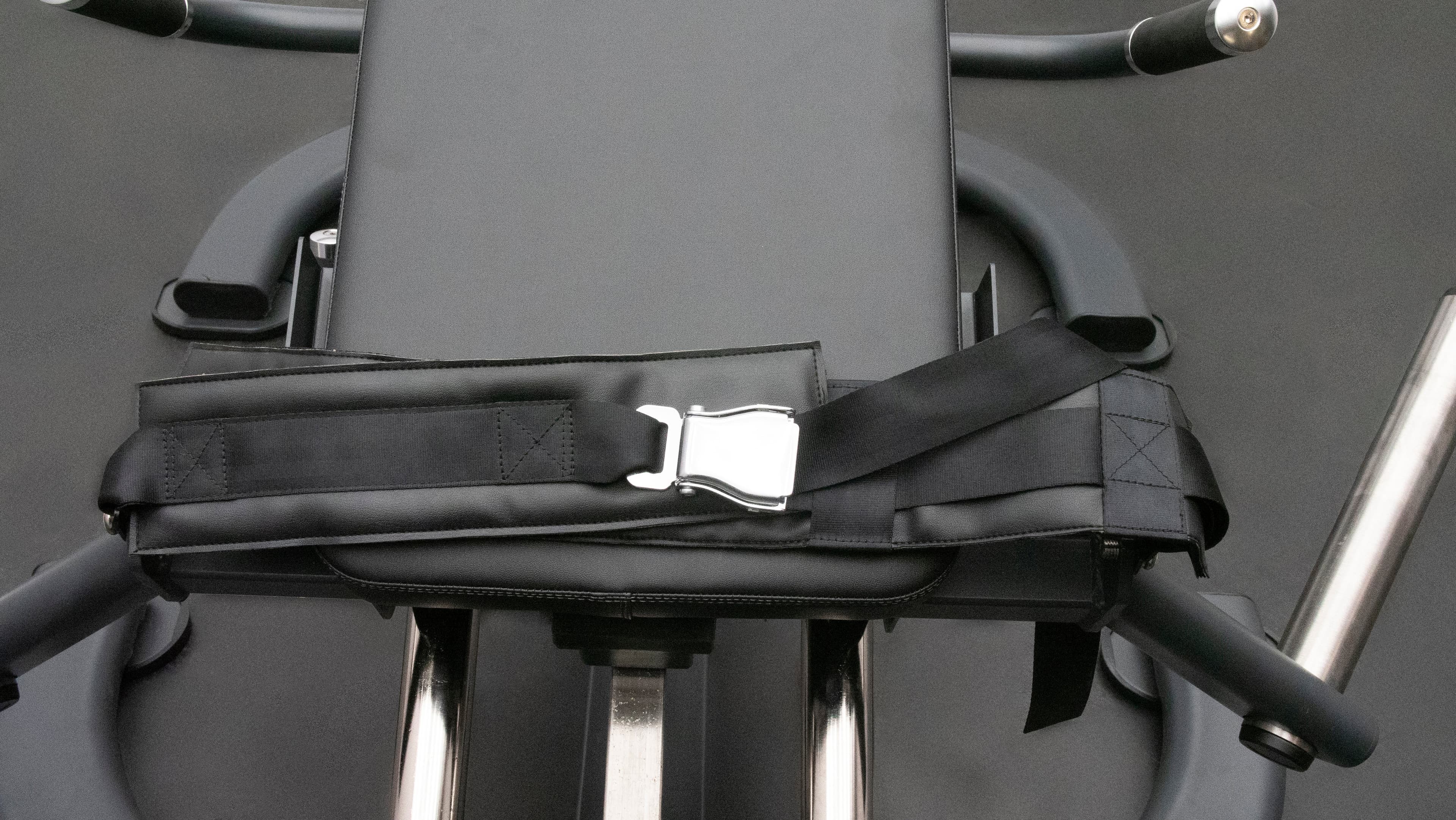 CF8131 Glute Press