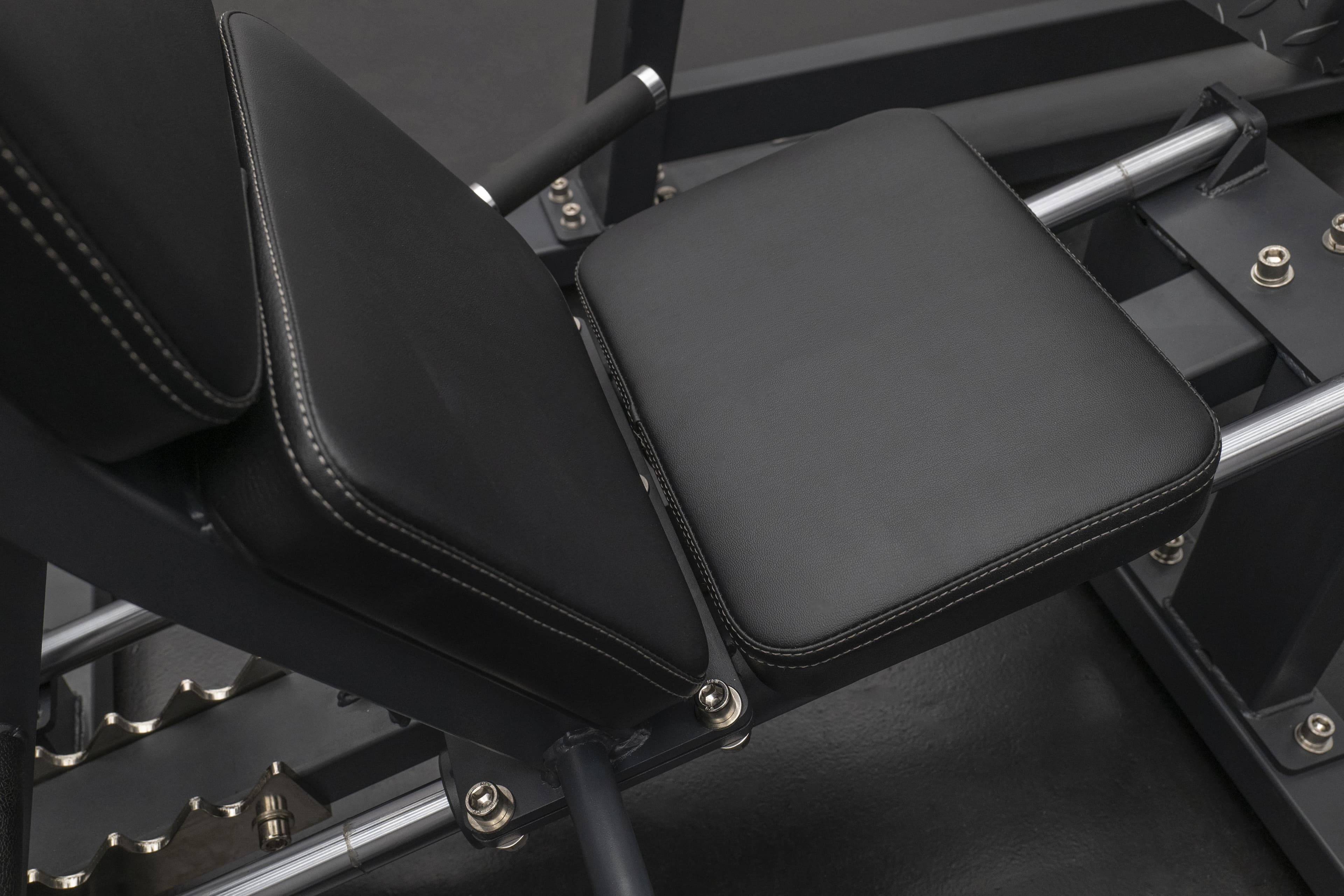FL1809 Isolateral Horizontal Swing Leg Press