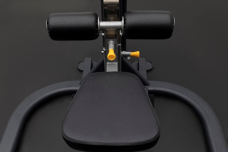 Comes with lat pulldown seat