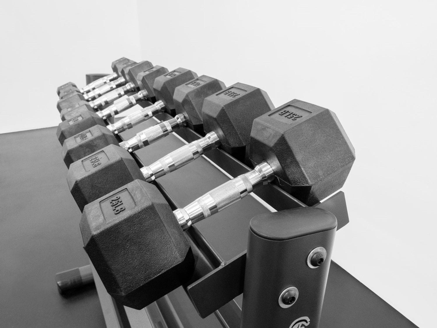 RB550 RUBBER HEX DUMBBELL SET 5-50LB W/G241 - Subfeature Image