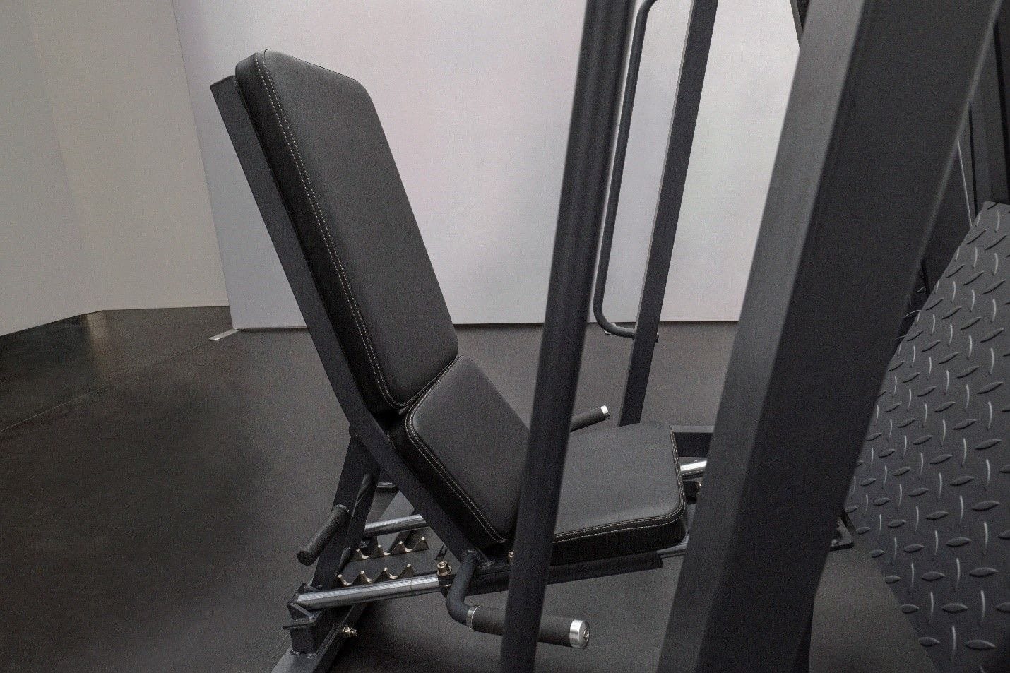 Isolateral Horizontal Swing Leg Press FL1809 - Subfeature Image