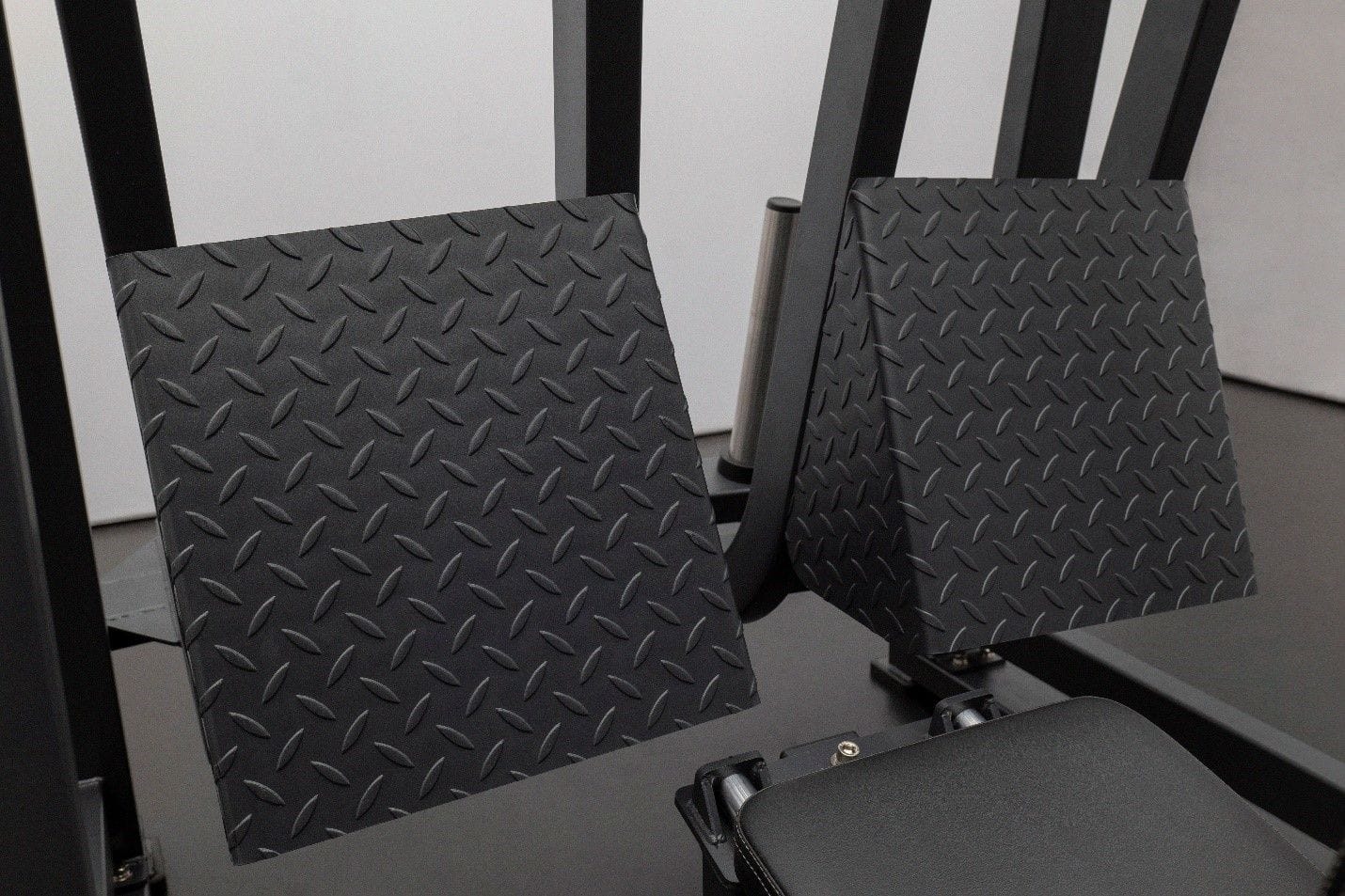 Isolateral Horizontal Swing Leg Press FL1809 - Subfeature Image